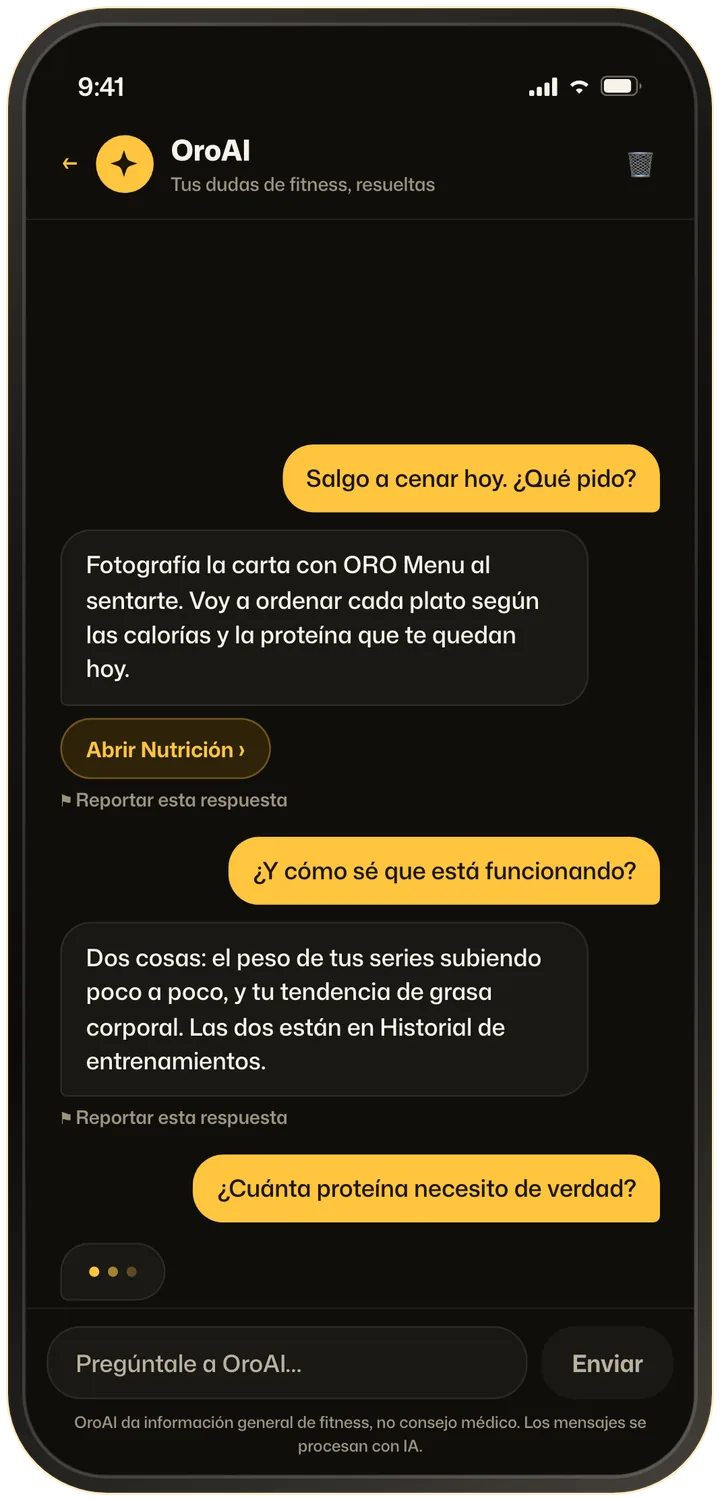 Chat de OroAI que responde qué pedir al comer fuera y cómo saber si el entrenamiento está funcionando, con un acceso que abre la pantalla de Nutrición.